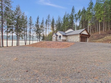 This exceptional new custom lakefront residence offers 3,395 SF - photo 10