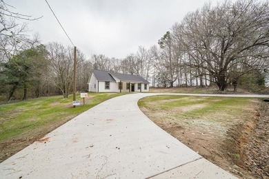 Welcome to this brand-new construction home at 1050 Mount Airy - photo 4