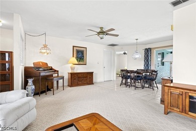 Welcome to a home that has been cherished by its original owner - photo 5
