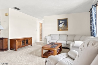 Welcome to a home that has been cherished by its original owner - photo 6