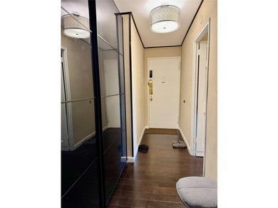 Luxury Living at Fairview - Spacious 2-Bedroom, 2-Bath Coop in - photo 9