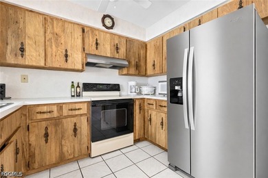 Welcome to a home that has been cherished by its original owner - photo 10