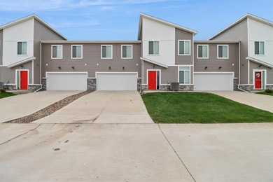 (private lake, pond, creek) Townhome/Townhouse For Sale in West Des Moines Iowa