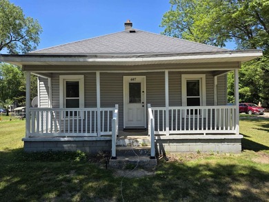Oxford Lake  Home For Sale in Oxford Wisconsin