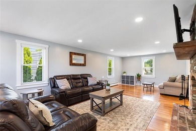 Welcome to this beautifully maintained 4-bedroom, 1.5-bath home - photo 20
