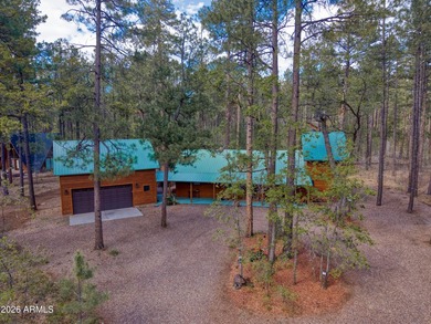 Stunning remodeled in White Mountain Summer Homes. 3 Bed, 2 1/2 - photo 1