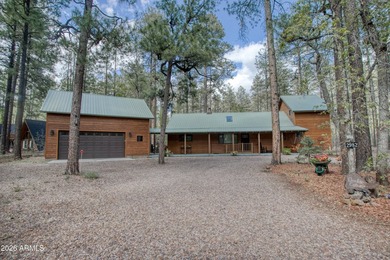 Stunning remodeled in White Mountain Summer Homes. 3 Bed, 2 1/2 - photo 3