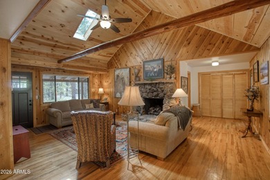 Stunning remodeled in White Mountain Summer Homes. 3 Bed, 2 1/2 - photo 6