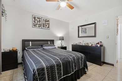 Charming 2-bed, 1-bath first-floor condo with a peaceful garden - photo 10