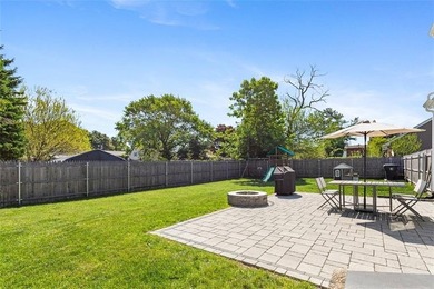 Welcome to this beautifully maintained 4-bedroom, 1.5-bath home - photo 40