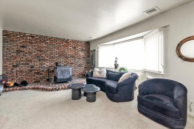 Welcome to this Beautifully Maintained Split-level Home in - photo 4