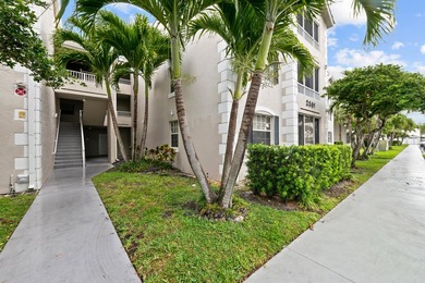 Charming second-floor 2BR/2BA condo in Oakland Forest with - photo 1