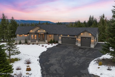 Set on 3.1 beautifully forested acres within a quiet gated - photo 2