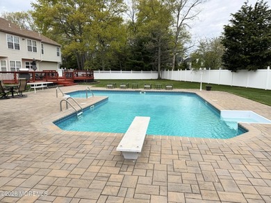 BACK ON THE MARKET- This 4-bedroom, 2.5 bath Center hall - photo 25