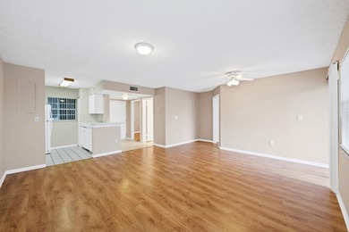 Charming second-floor 2BR/2BA condo in Oakland Forest with - photo 6