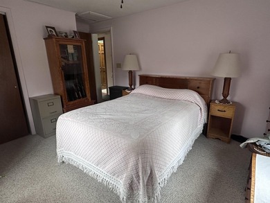 Welcome to 324 Hanson Road located just on the border of - photo 27
