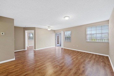Charming second-floor 2BR/2BA condo in Oakland Forest with - photo 8