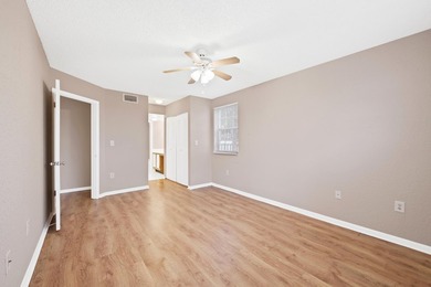 Charming second-floor 2BR/2BA condo in Oakland Forest with - photo 9