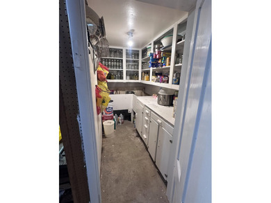 Welcome to 324 Hanson Road located just on the border of - photo 40