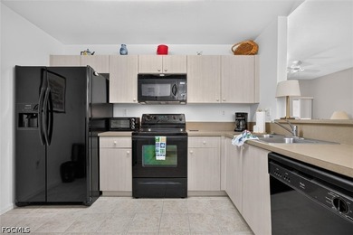 Welcome to this beautifully furnished 3-bedroom, 2-bath - photo 5