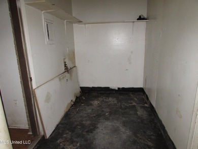 Great location for this 4/2 brick home. Has a newer roof but the - photo 5