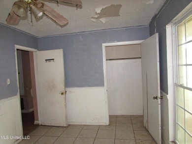 Great location for this 4/2 brick home. Has a newer roof but the - photo 10