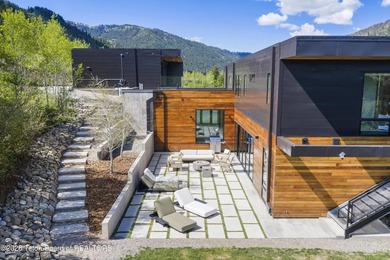Architecturally significant modern residence set on 2.5 private - photo 10