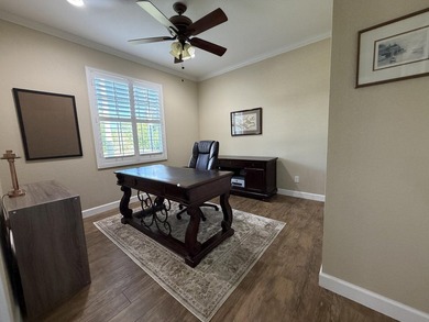 Welcome to this beautifully maintained 4-bedroom, 3-bath, 3-car - photo 5