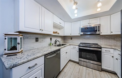 Price reduced!  Live the Florida Lifestyle in this Beautiful - photo 16