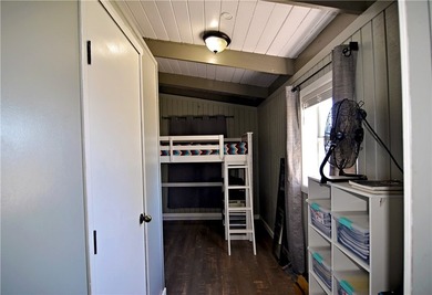 Wake up to peaceful lake views and the charm of country living - photo 19