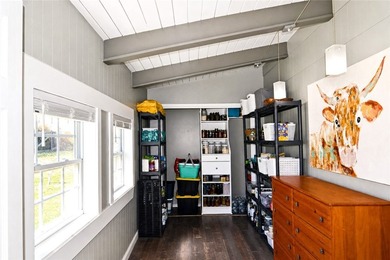 Wake up to peaceful lake views and the charm of country living - photo 21