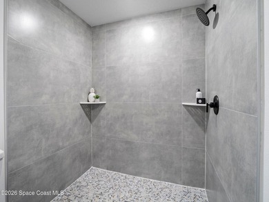 Brand-new contemporary duplex with no HOA, offering the perfect - photo 27