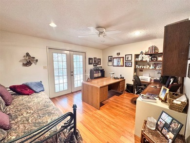 Beautiful waterfront canal home located in Frankston, Texas - photo 31