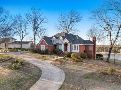 This brick home overlooking Pickwick Lake with breathtaking - photo 2