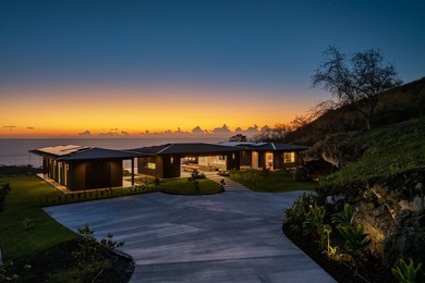 Ultra modern, newly constructed luxury home on an extremely - photo 2