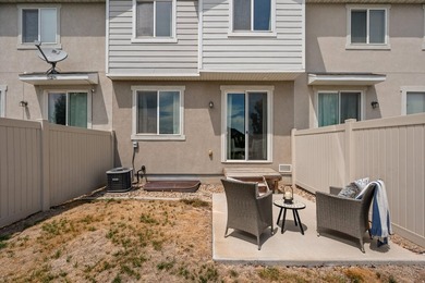 Tucked into a quiet, peaceful neighborhood but just minutes from - photo 21