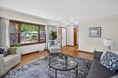 Incredible value awaits the new owner of this Northside ranch - photo 10