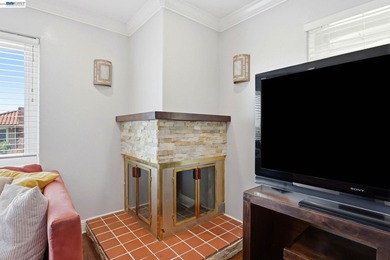 Beautifully updated home in the desirable Bay-O-Vista - photo 6