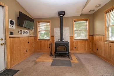 Welcome home to this charming Cape Cod featuring 4 spacious - photo 10