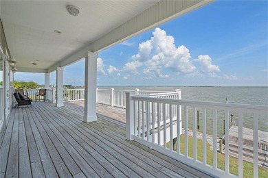 Welcome to your own slice of paradise on the pristine waters of - photo 2