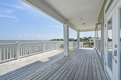 Welcome to your own slice of paradise on the pristine waters of - photo 4