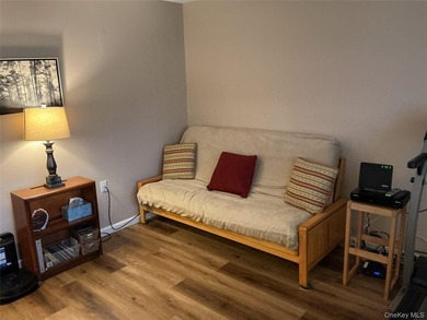 Welcome to this beautiful Winfield model, the second largest - photo 18