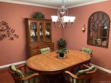 Welcome to this beautiful Winfield model, the second largest - photo 22