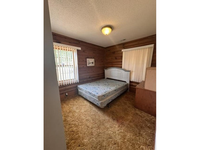 Discover tranquility & charm in this immaculate log cabin - photo 22