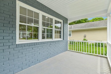 Beautifully Renovated Ranch in the Desirable Leisure Knoll - photo 3