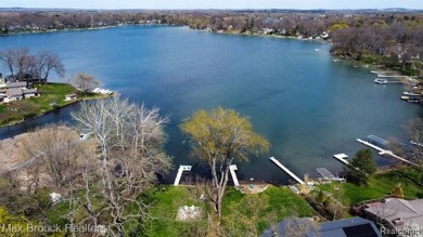 Watkins Lake Home Sale Pending in Waterford Michigan