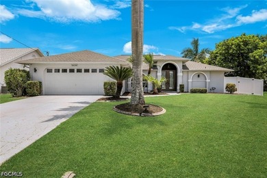 Welcome to this beautifully maintained 4-bedroom, 3-bathroom - photo 2