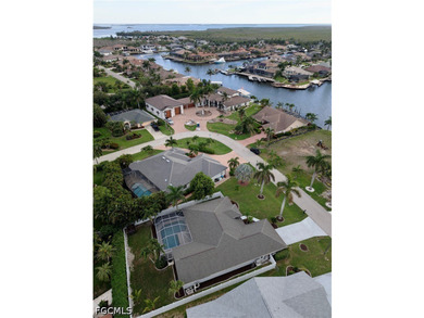 Welcome to this beautifully maintained 4-bedroom, 3-bathroom - photo 4