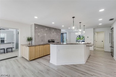 Welcome to this beautifully maintained 4-bedroom, 3-bathroom - photo 10