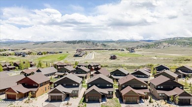 Welcome home to your fully furnished mountain escape located on - photo 5